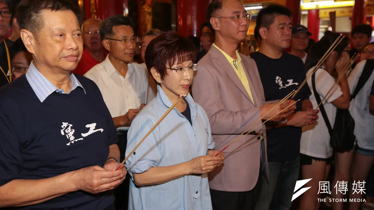 國民黨主席洪秀柱日前至松山慈祐宮參拜媽祖。(顏麟宇攝)