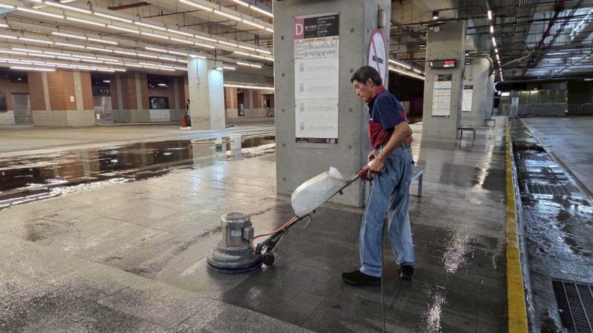 端午連假前中市府強化台中車站環境 7/1起清除街友亂置雜物