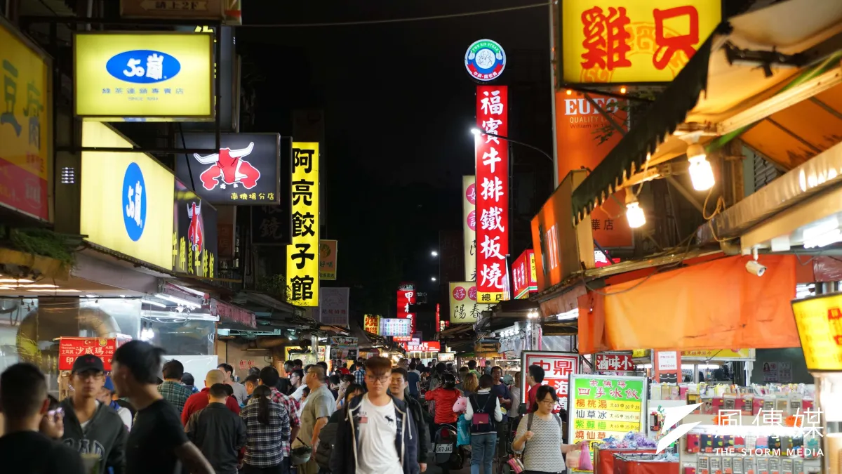 台北市南機場整宅單元四公辦都更案於2026年10月13日完成簽約,預計投入38.87億元,興建2棟地上24層、地下4層的SRC大樓「埕光之丘」,規劃285戶一般住宅及17戶幸福住宅。(示意圖/盧逸峰攝)