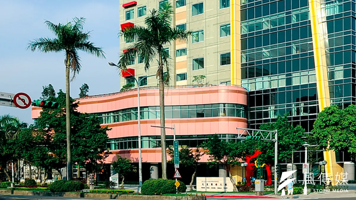 作者認為,國家應主動賦予對醫療事項心智健全的兒童完整的醫療自主權利。圖為台大兒童醫院。(取自台大兒童醫院網站)
