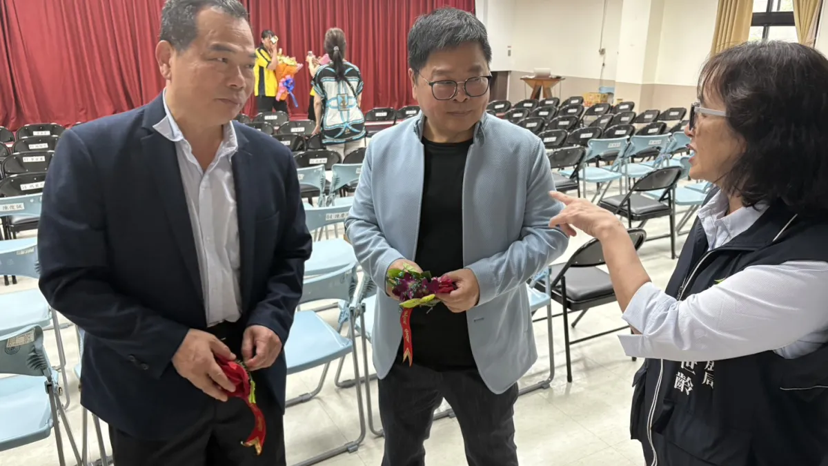中市經發局主任秘書倪世齡與台中港關連工業區廠商協進會座談,聆聽廠協會對美國關稅調整的建言。(圖/台中市政府)