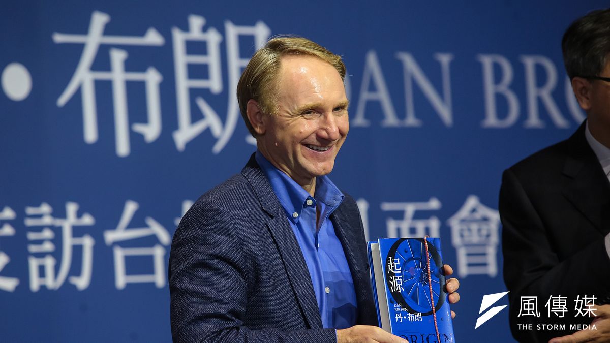 丹‧布朗(Dan Brown)暢談新書《起源》創作靈感與理念。(顏麟宇攝) 丹‧布朗(Dan Brown)暢談新書《起源》創作靈感與理念。(顏麟宇攝)