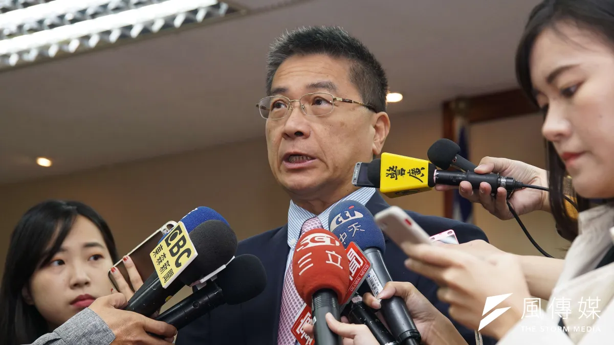 日前媒體追問港嫌陳同佳願來台投案、政府作法前後有異一事,內政部長徐國勇(見圖)回應激動,引發討論。(資料照,盧逸峰攝)
