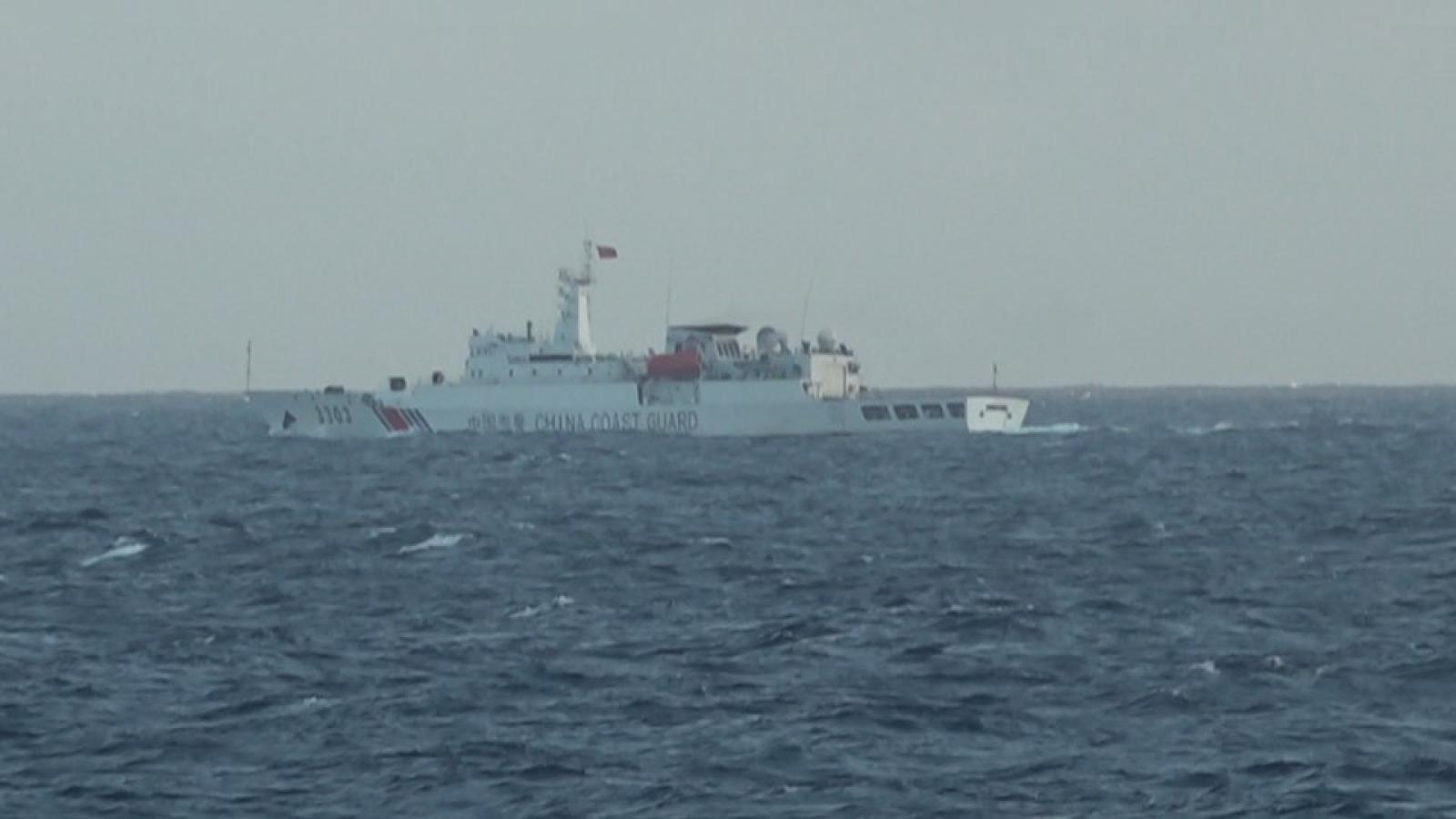 中國海警2船突闖東沙限制水域 海巡「1對1併航」嚴密監控驅離