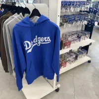 ファナティクスは、東京・表参道の「東急プラザ表参道『オモカド』」にMLB公式ポップアップストアを期間限定でオープンし、ワールドシリーズ進出記念グッズなど300点以上のアイテムを販売している。(黄信維撮影) ファナティクスは、東京・表参道の「東急プラザ表参道『オモカド』」にMLB公式ポップアップストアを期間限定でオープンし、ワールドシリーズ進出記念グッズなど300点以上のアイテムを販売している。(黄信維撮影)