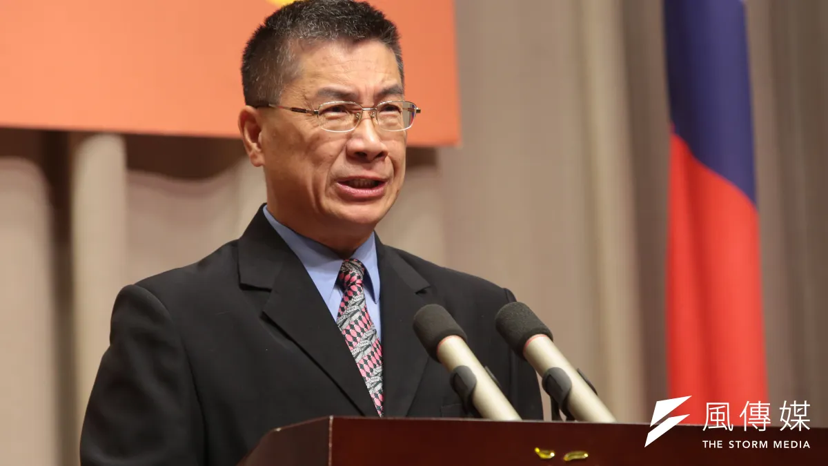 針對台大校長當選人管中閔單人台灣大獨董,行政院發言人徐國勇表示,「提早就任獨董多支領薪酬是人性,但是人性不能違法。」(資料照,顏麟宇攝)