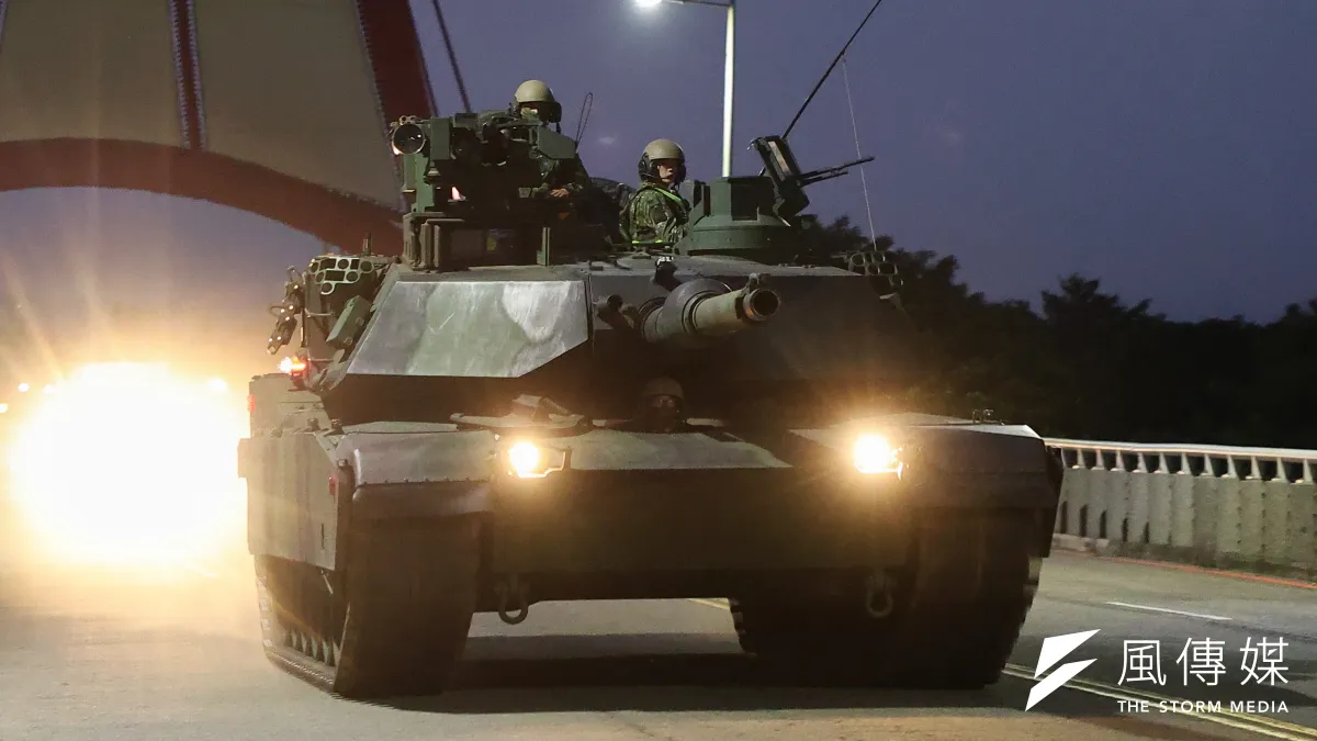 陸軍司令部584旅聯兵3營進行M1A2T戰車戰備偵巡,打破外界質疑M1A2T戰車無法行駛於台灣一般橋樑說法。(資料照,顏麟宇攝)