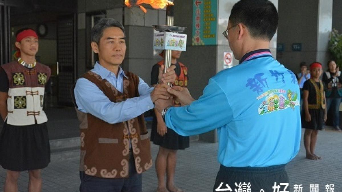 為全國原住民族運動會造勢 聖火傳至屏東祈祝順利 | 台灣好新聞報 | 地方新聞 - 風傳媒