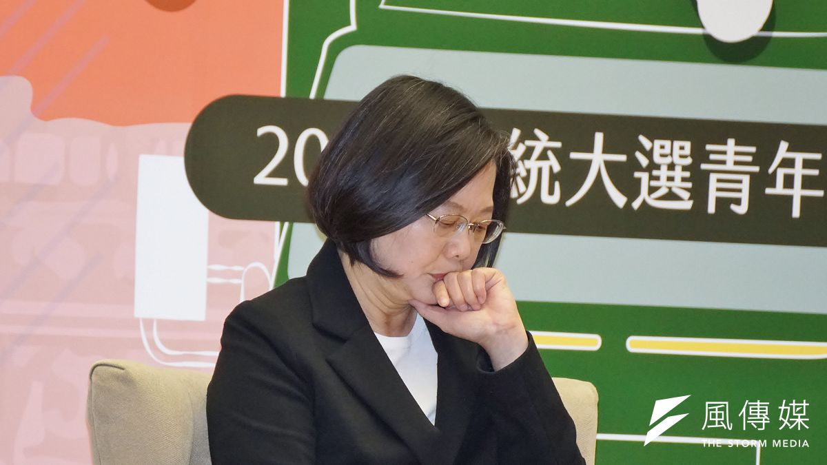 親民黨前文宣部副主任吳崑玉接受《中評社》訪問時分析,總統蔡英文(見圖)本次大選能拿到的票將超過上次的689萬,甚至700萬都有可能。(盧逸峰攝) 親民黨前文宣部副主任吳崑玉接受《中評社》訪問時分析,總統蔡英文(見圖)本次大選能拿到的票將超過上次的689萬,甚至700萬都有可能。(盧逸峰攝)