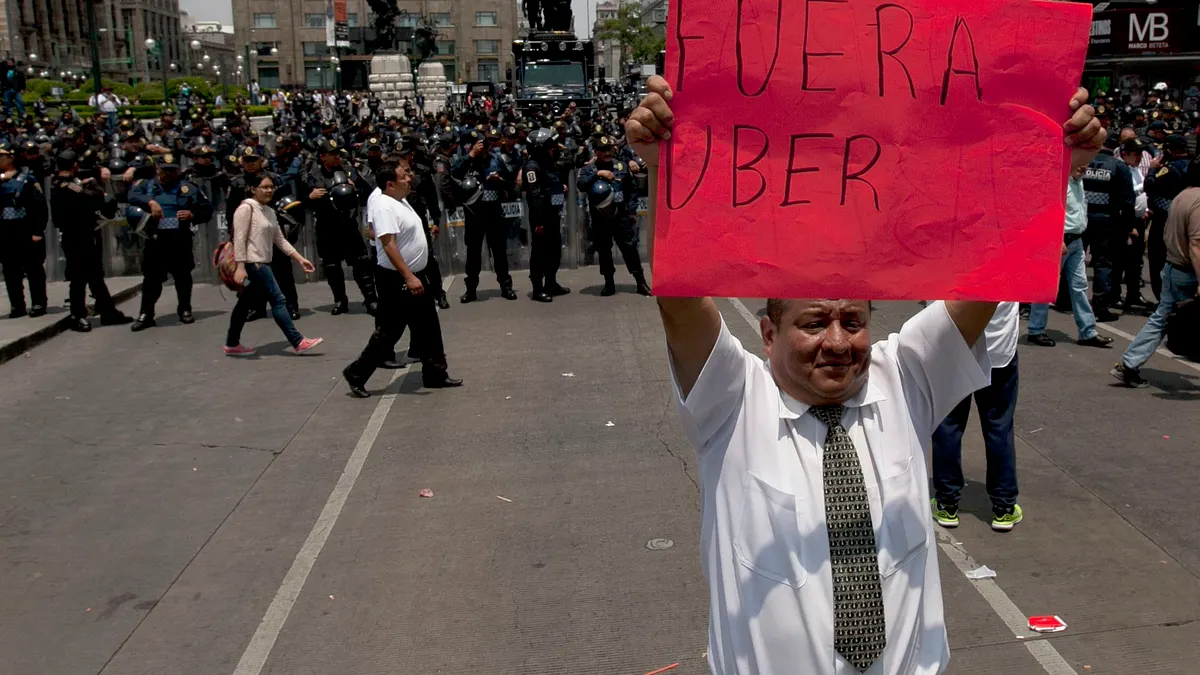 墨西哥抗議Uber。(美聯社)