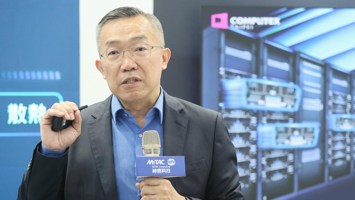 COMPUTEX 2026直擊》AI工廠進入高密度競賽!神雲首秀52U AI液冷機櫃,單櫃GPU增至96顆、算力密度提升50%