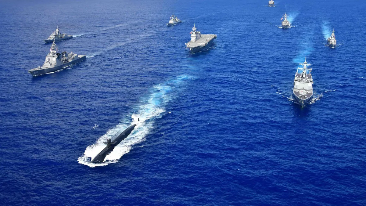 美軍於關島海域舉行「勇敢之盾」演習,航母戰鬥群加入參演。(翻攝自U.S. Pacific Fleet臉書)