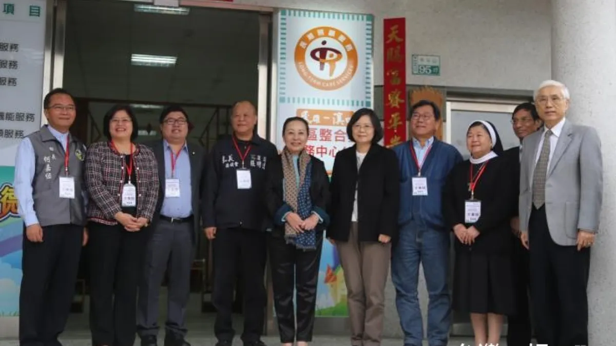 嘉縣長照2.0啟動 蔡英文親臨揭牌儀式