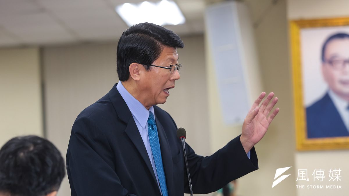 國民黨台南市黨部主委謝龍介傳出被民眾恐嚇一事,貼在鐵門上的紙條更寫著「北港花生為你準備」,警方目前也介入偵辦中。(資料照,顏麟宇攝) 國民黨台南市黨部主委謝龍介傳出被民眾恐嚇一事,貼在鐵門上的紙條更寫著「北港花生為你準備」,警方目前也介入偵辦中。(資料照,顏麟宇攝)