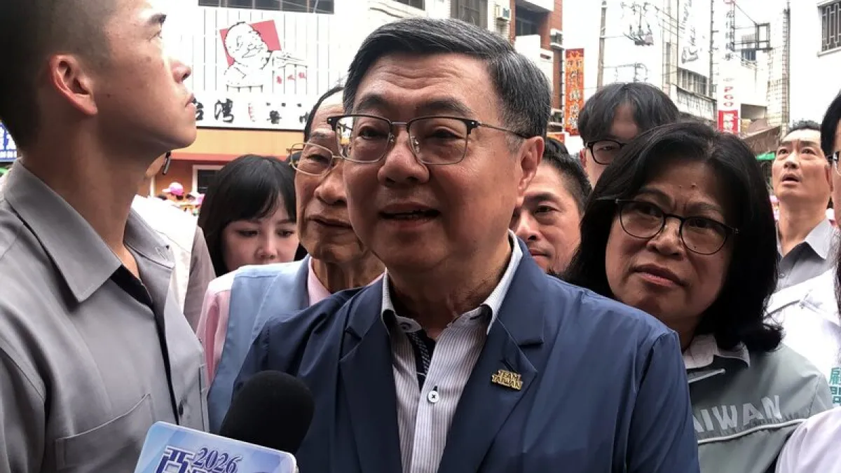 行政院長卓榮泰(前中)11日表示,討論副署與否只有1個標準及原則,就是不能違憲、違法,不能破壞權力分立及財政紀律。(中央社)