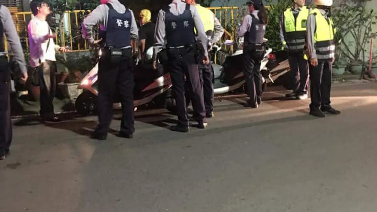 台南市永康區中華路578巷內一棟大樓,一位約12歲左右的小女孩,遭母親前男友劃傷左脖頸。(取自爆料公社)