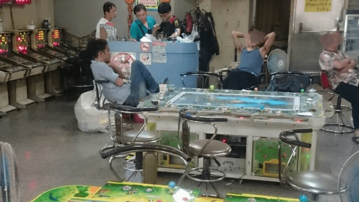 雲林縣電玩賭博害人又一椿,檢警聯合揪不法掃蕩地下賭博性電玩。(圖/雲林縣政府提供) 雲林縣電玩賭博害人又一椿,檢警聯合揪不法掃蕩地下賭博性電玩。(圖/雲林縣政府提供)