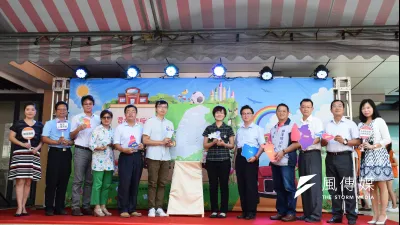 勞動部勞動力發展署桃竹苗分署新竹就業中心31日舉行「點亮偏鄉 職涯紮根」賈桃樂職涯偏鄉巡迴車啟動儀式。(圖/方詠騰攝)