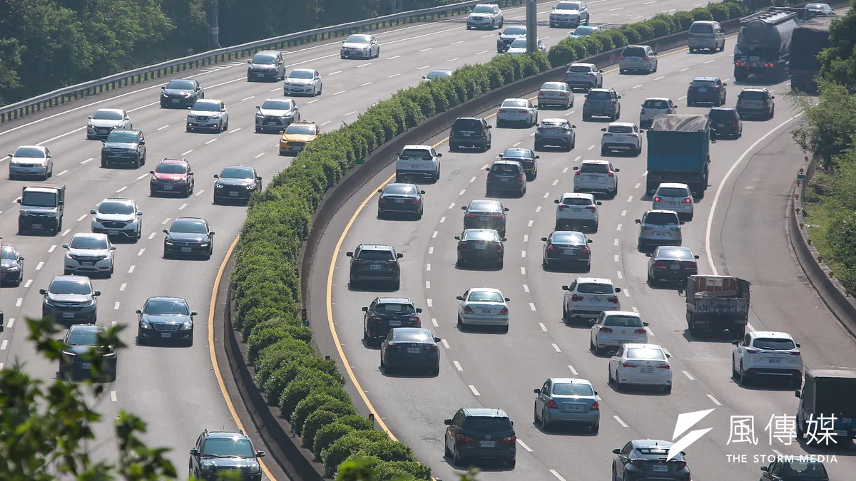 歷年來端午節連假國道總會出現大量車潮,該如何避開呢?(資料照,顏麟宇攝) 歷年來端午節連假國道總會出現大量車潮,該如何避開呢?(資料照,顏麟宇攝)