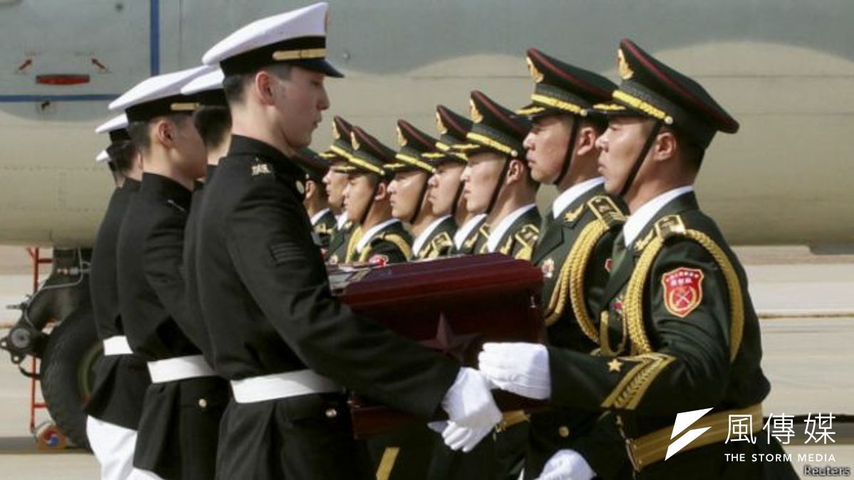 這些遺骸是朝鮮戰爭期間在韓半島陣亡的中國軍人的遺骸。韓國方面2014年發掘於坡州市舊邑裏和葛穀裏等舊時戰地。(BBC中文網) 這些遺骸是朝鮮戰爭期間在韓半島陣亡的中國軍人的遺骸。韓國方面2014年發掘於坡州市舊邑裏和葛穀裏等舊時戰地。(BBC中文網)