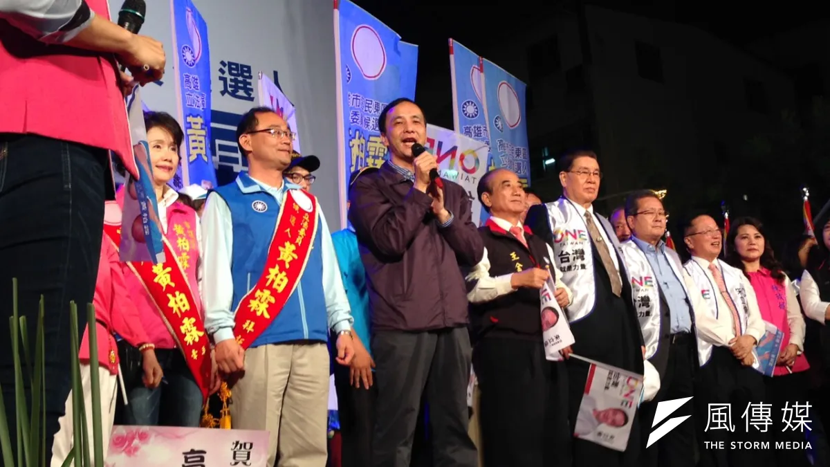 立法院長王金平與國民黨總統參選人朱立倫合體造勢。(羅暐智攝)