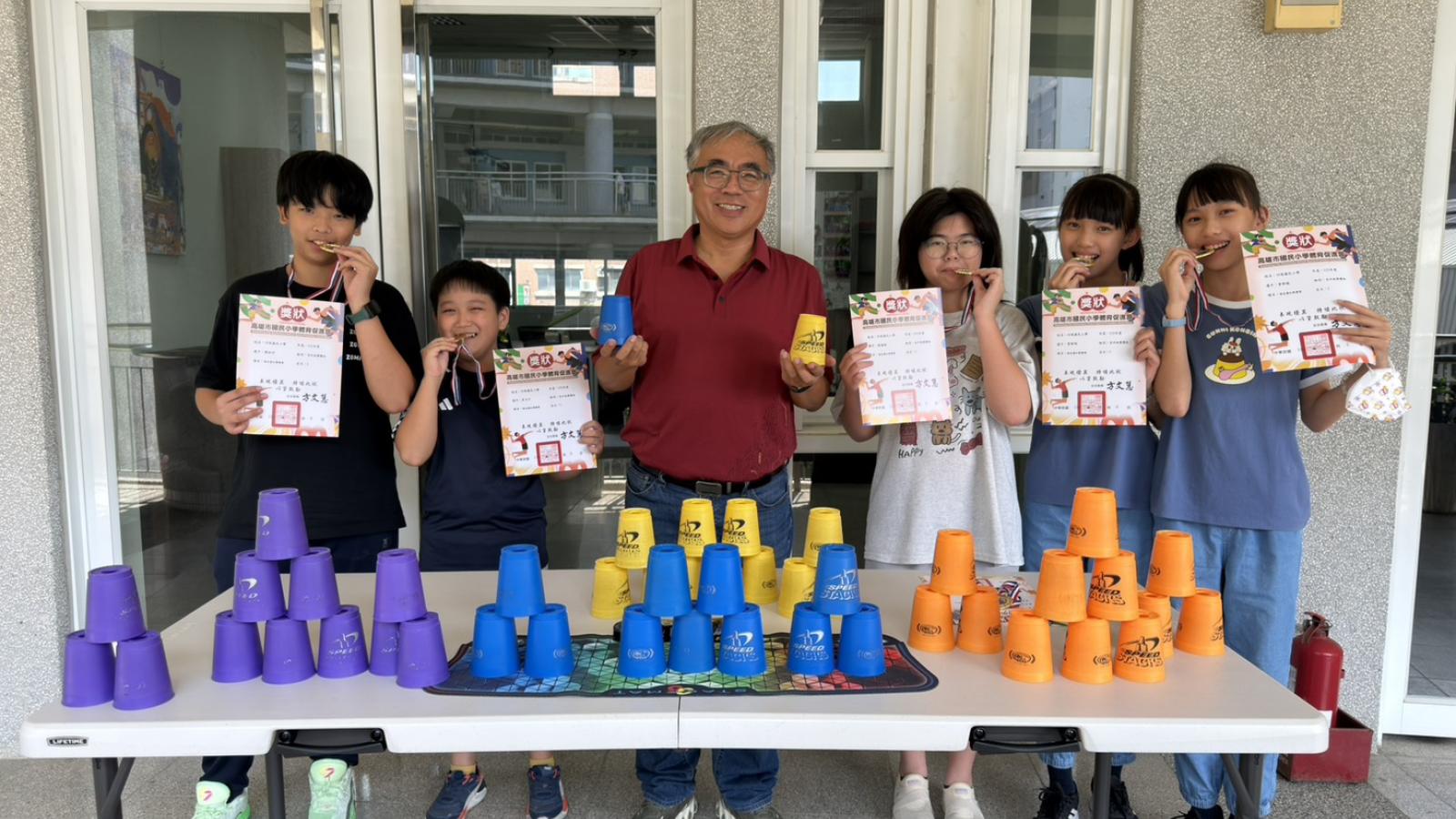 堅持三年半,河堤國小疊杯隊站上巔峰! 勇奪高雄市首屆競技疊杯聯賽冠軍