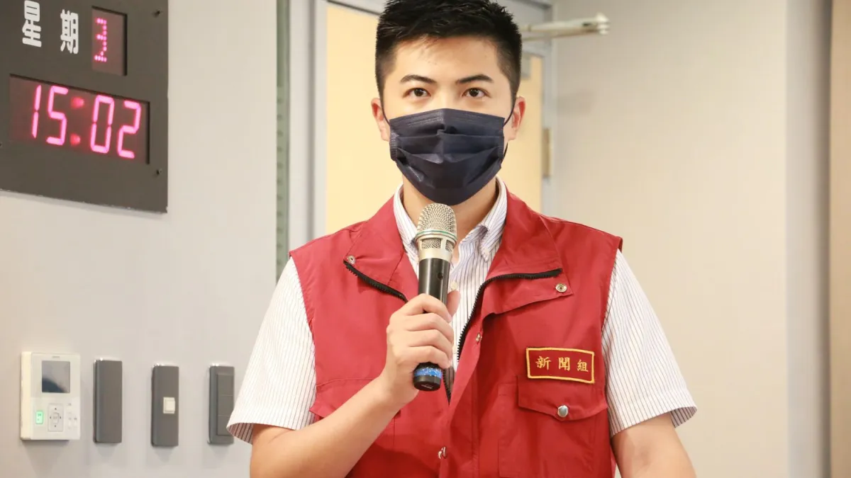 新北市政府副發言人張劭斌強調,市府的政務官均是利用下班後及休假時間自行出席活動,一切符合規定。(圖/李梅瑛攝)