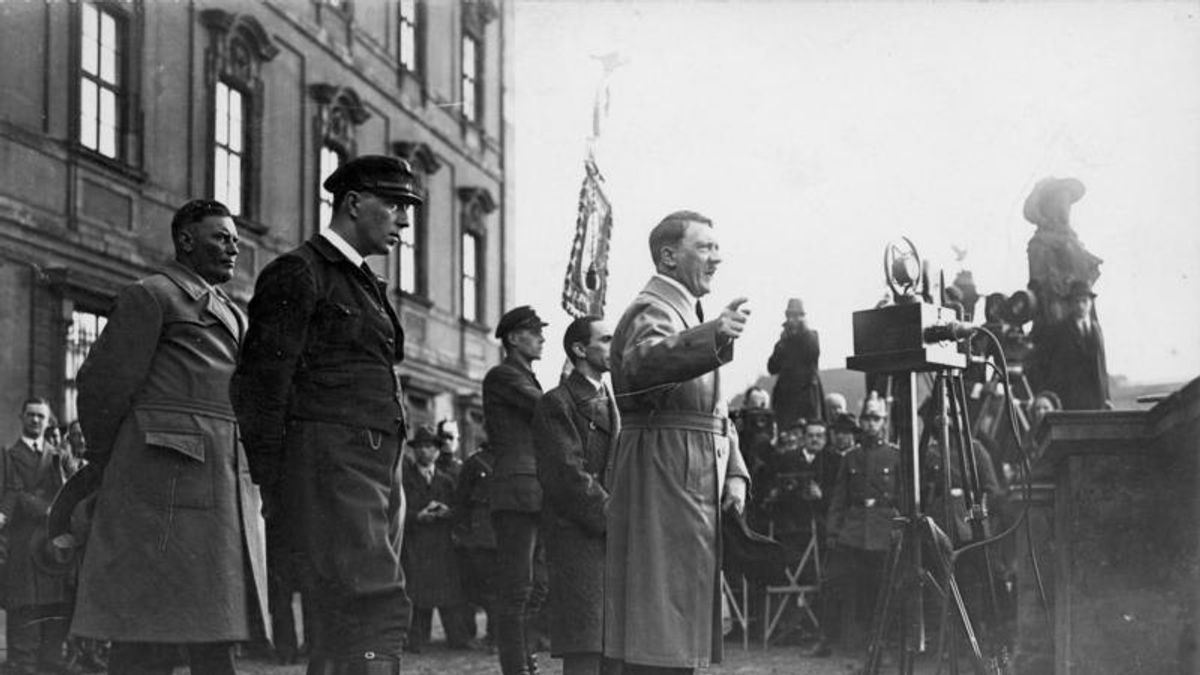 不少奧地利選民嚮往納粹份子的強勢形象,在許多地方性的鄉鎮選舉上,納粹份子甚至拿下近半數的選票。(圖為希特勒於競選期間發表演說。取自維基百科) 不少奧地利選民嚮往納粹份子的強勢形象,在許多地方性的鄉鎮選舉上,納粹份子甚至拿下近半數的選票。(圖為希特勒於競選期間發表演說。取自維基百科)