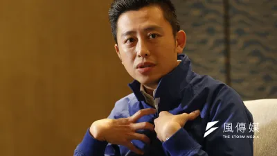 新竹市長林智堅自承,一天工作約16個小時,「孩子是我最大的紓壓,看到小朋友,什麼煩惱都沒了。」(郭晉瑋攝)