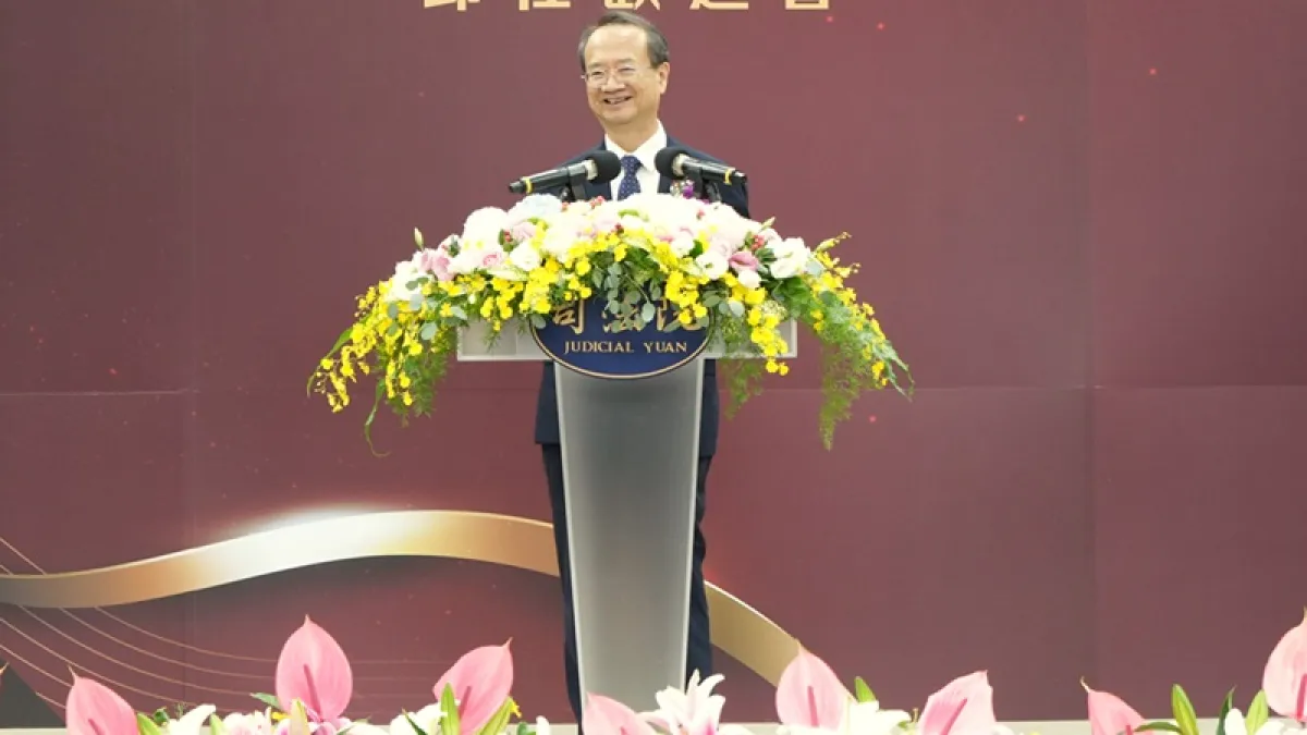司法院長許宗力在司法院舉辦的歡送會上,細數大法官釋憲「政績」,最遺憾沒能改善法官過勞問題。(司法院官網)