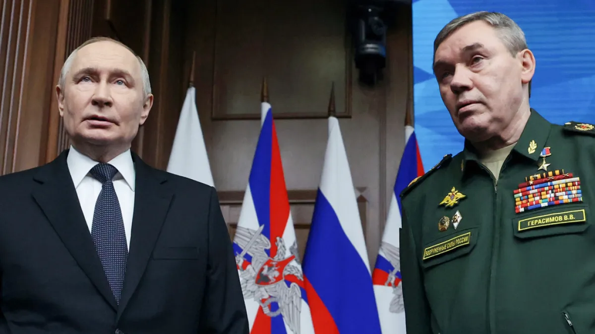 2025年12月17日。俄羅斯總統普京(Vladimir Putin,左)和俄羅斯參謀總長格拉西莫夫(Valery Gerasimov)出席了在俄羅斯莫斯科舉行的國防部年度理事會會議。(AP)