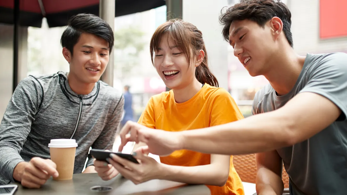 用 AI 英文家教軟體 Dori 提升職場競爭力。(圖/shutterstock)