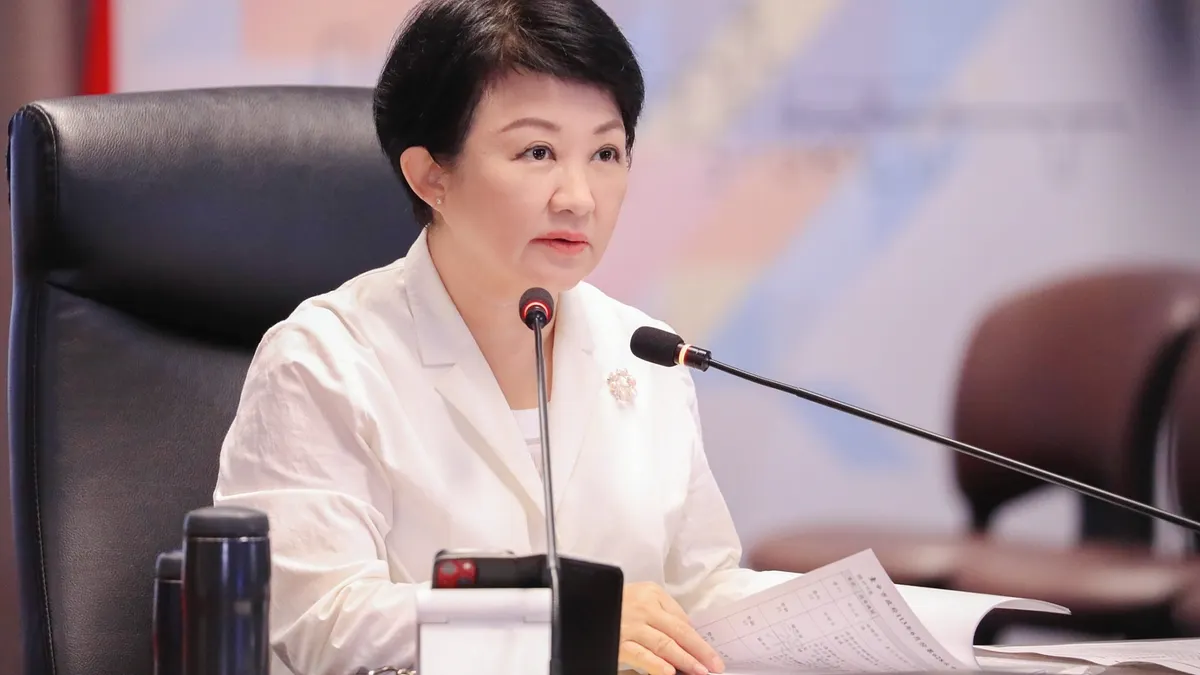 盧秀燕強調,她上任後強化市有地管理政策,包括比中央更嚴格的出售限制、加強經營管理,因此帶動增加市府收入。(圖/台中市政府) 盧秀燕強調,她上任後強化市有地管理政策,包括比中央更嚴格的出售限制、加強經營管理,因此帶動增加市府收入。(圖/台中市政府)