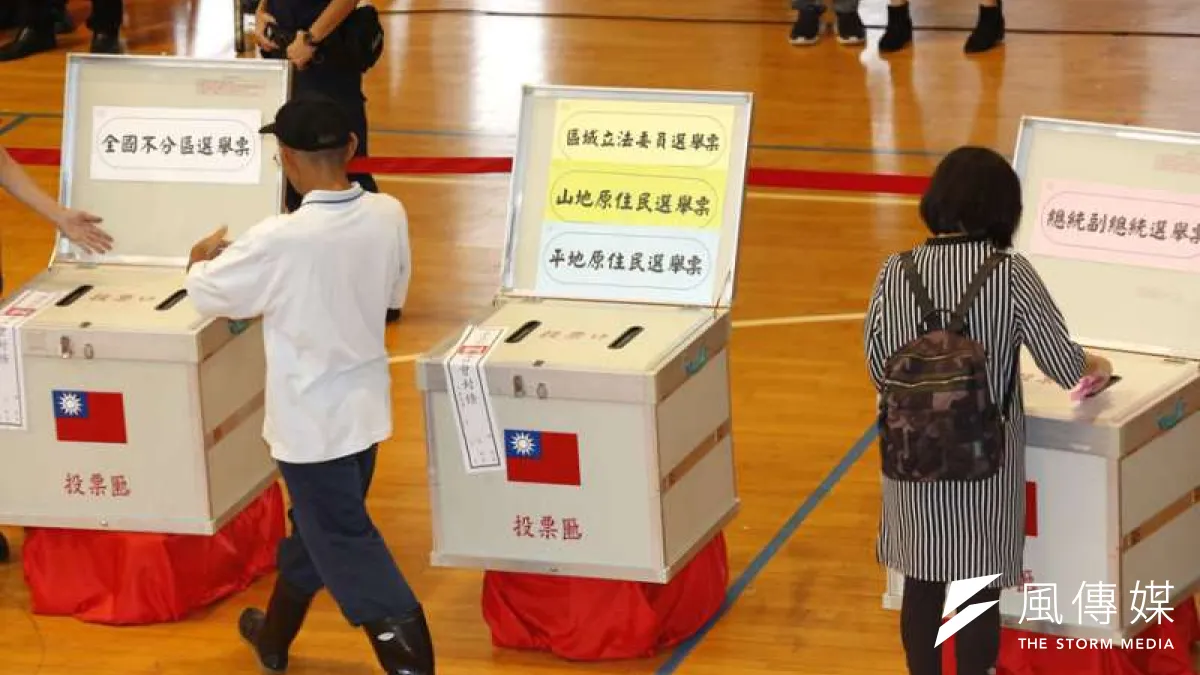 如果可以,這個月就回家兩次吧。雖然說「神聖的一票」聽起來真的很老套,但仔細想想,可以投票的權利是真的很神聖,尤其看到這幾個月的香港,台灣人無論如何都要緊緊捍衛這個權利啊!(資料照,郭晉瑋攝)