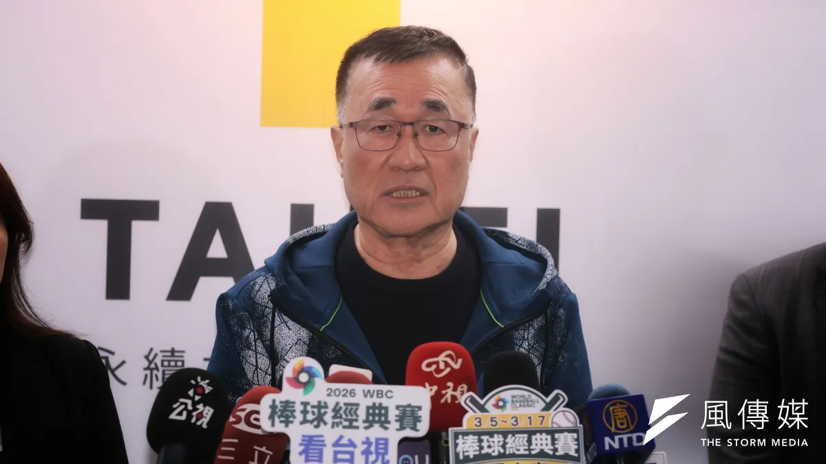 國民黨新北市長候選人李四川陷家族風波,藍委徐巧芯昨(26)日發文護航與李本人無關,反遭知名網紅「四叉貓」再爆土地借弟開公司。圖為李四川接受媒體聯訪說明輝達總部議價畫面。(資料照,柯承惠攝)