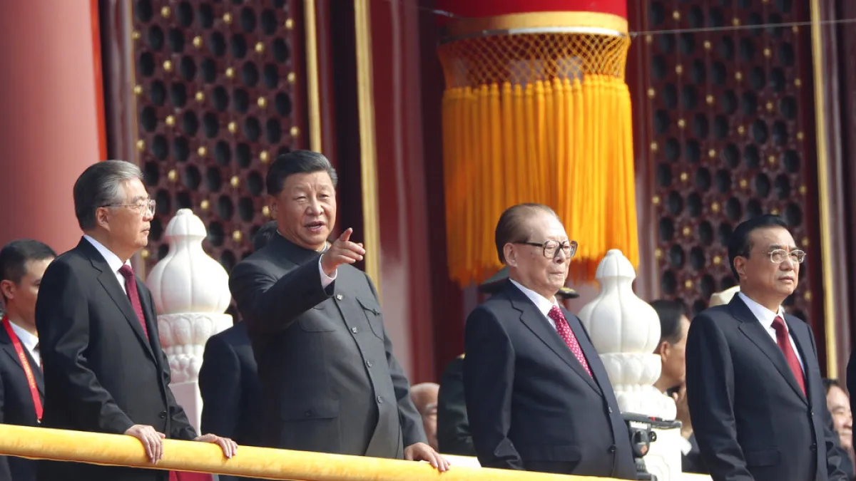 2019年10月1日,天安門城樓上的胡錦濤、習近平、江澤民、李克強(由左至右)。(美聯社)