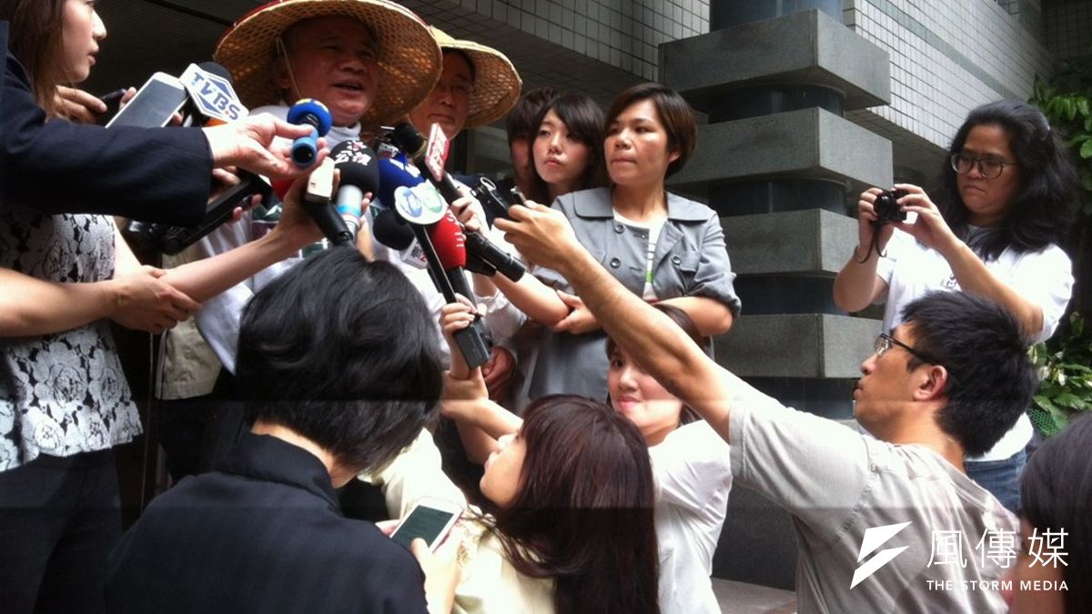 民進黨前主席林義雄4日上午發表給現任主席蔡英文的一封信,並對先前被他驅趕的中時記者道歉。(顏振凱攝) 民進黨前主席林義雄4日上午發表給現任主席蔡英文的一封信,並對先前被他驅趕的中時記者道歉。(顏振凱攝)