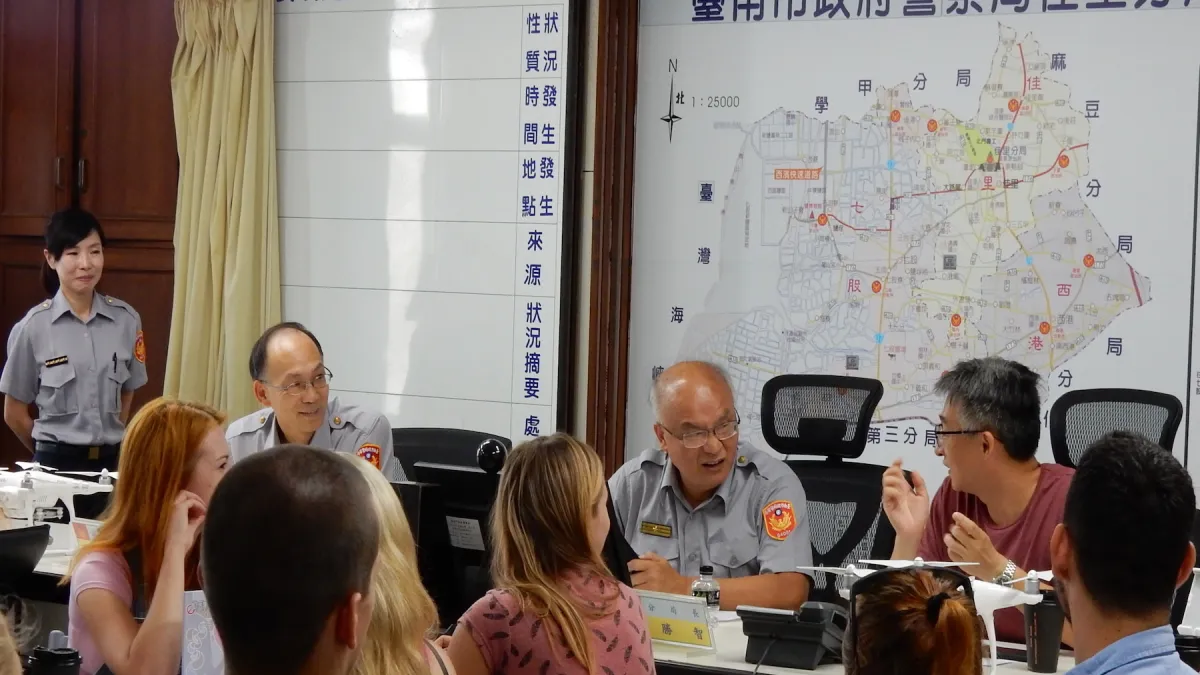 捷克學生訪波麗士 驚嘆台灣警察辦案寓教於樂