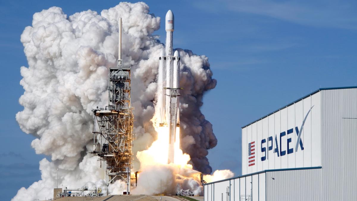 SpaceX首次公開募股在即!馬斯克身家將衝破一兆美元,這會是AI泡沫的開端嗎?