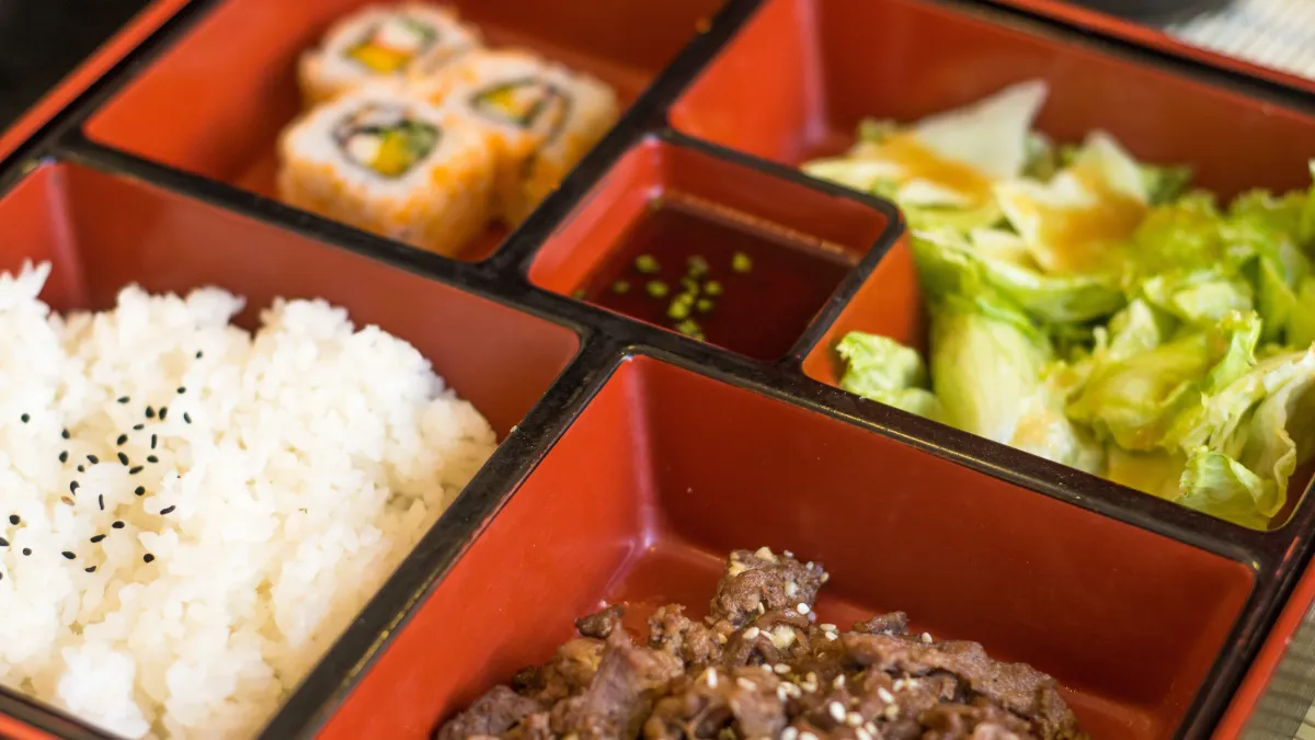 基隆深美國小上月逾30學生疑似食物中毒,檢驗結果出爐後,卻無法判定是否和食材有關。(示意圖/取自pexels)