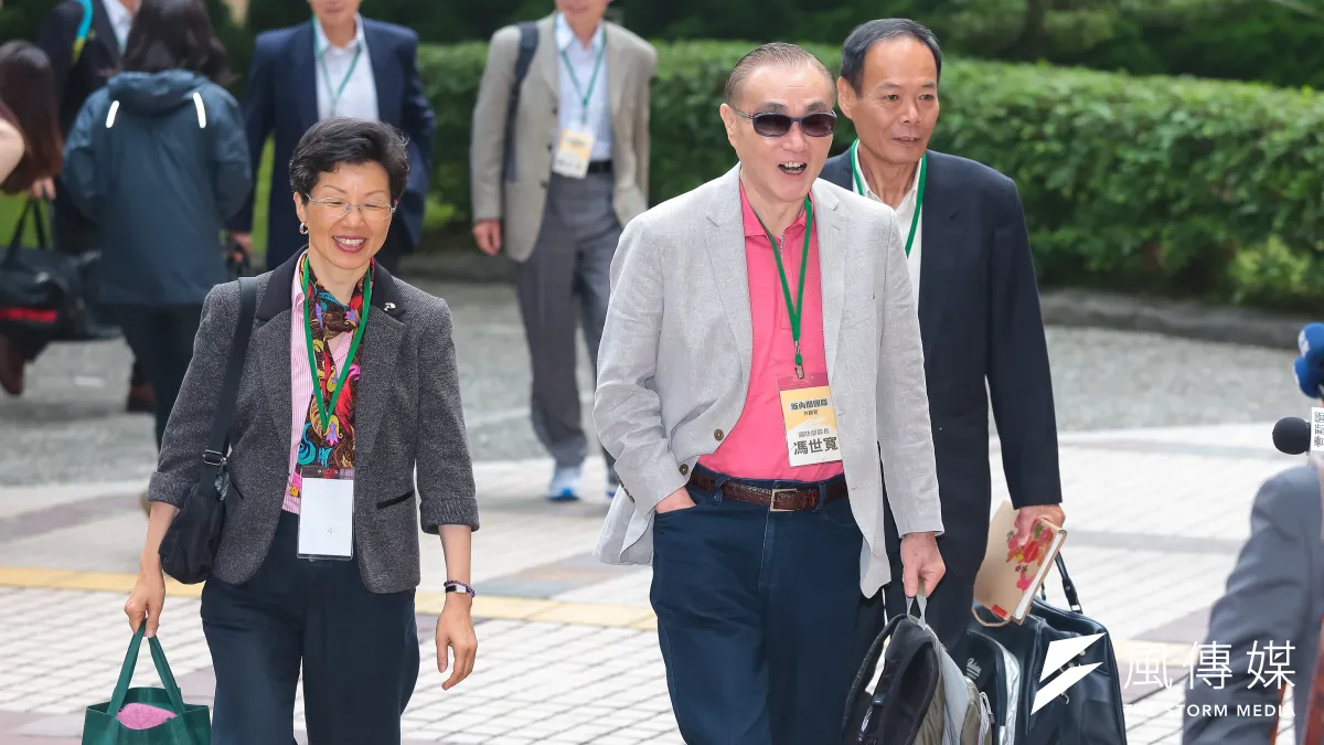 準國防部長馮世寬、準陸委會主委張小月30日出席「新內閣團隊共識營」。(顏麟宇攝)