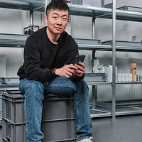 NothingはシリーズCで2億ドルを調達し、企業評価額13億ドルに到達、AIネイティブプロダクト開発を加速する。Nothing CEO カール・ペイ氏。(写真/Nothing提供) NothingはシリーズCで2億ドルを調達し、企業評価額13億ドルに到達、AIネイティブプロダクト開発を加速する。Nothing CEO カール・ペイ氏。(写真/Nothing提供)