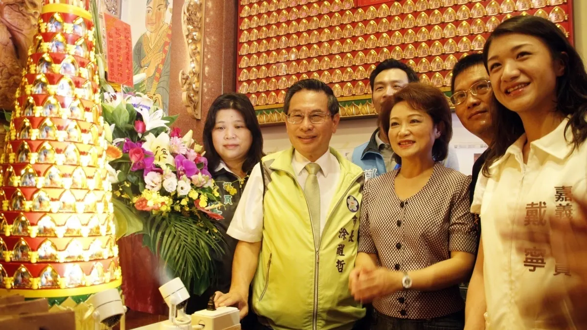 幫毛小孩祈福 忠義十九公廟首創寵物平安燈