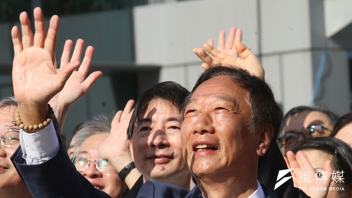 郭台銘(見圖)與侯友宜兩人走春行程比人氣也比2024年總統大位支持度,郭台銘贏在人氣旺,但侯友宜擁有地方頭人支持。(資料照,柯承惠攝) 郭台銘(見圖)與侯友宜兩人走春行程比人氣也比2024年總統大位支持度,郭台銘贏在人氣旺,但侯友宜擁有地方頭人支持。(資料照,柯承惠攝)