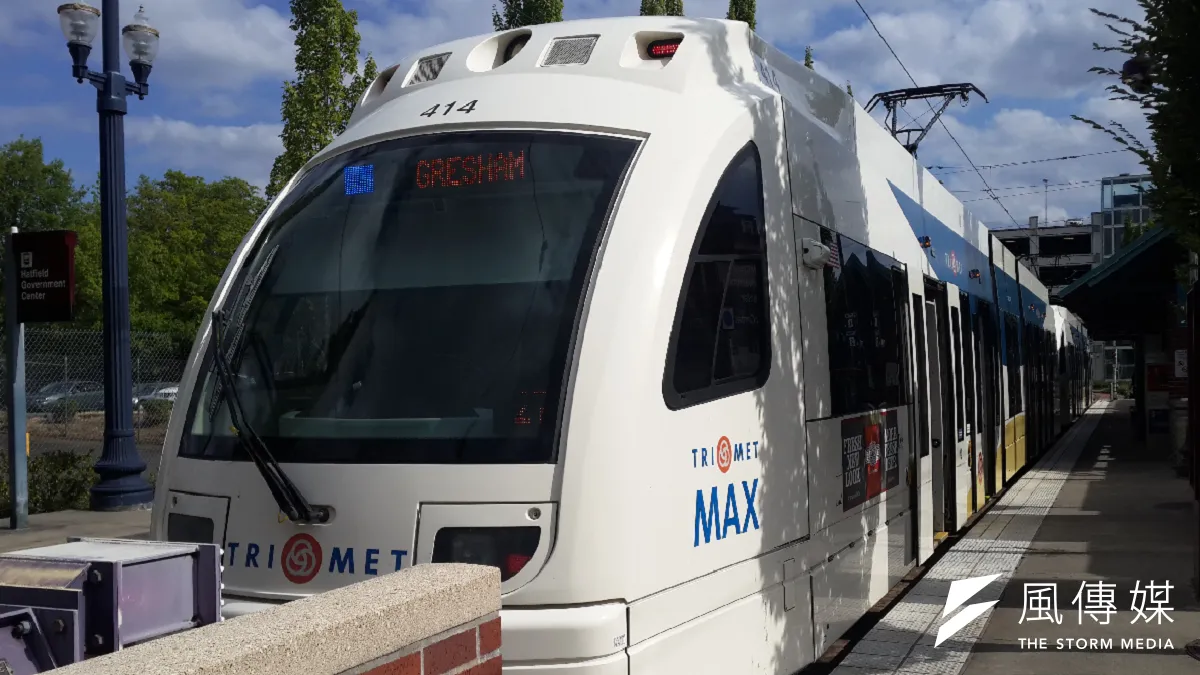 波特蘭輕軌電車設計的人性化,可以給準備興建輕軌的高雄市參考。(作者提供)
