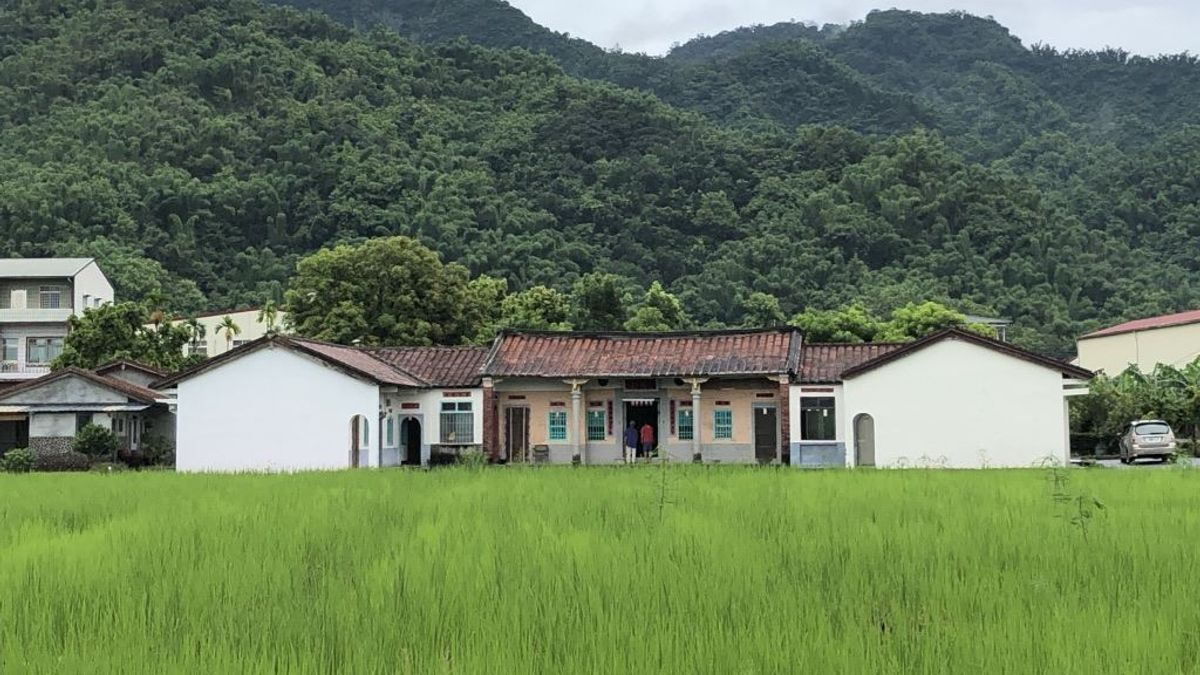 溪園路─的那些故事:周芬伶小說《鹹菜街》選摘