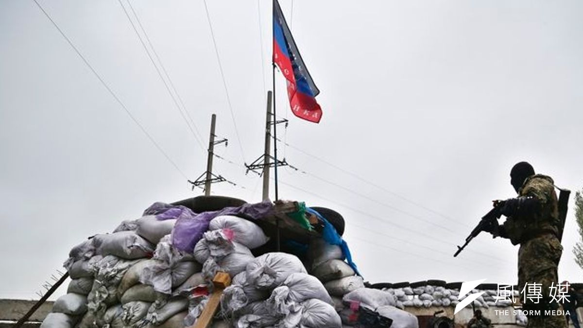 烏克蘭1日掃蕩東部城市斯拉維揚斯克。(美聯社) 烏克蘭1日掃蕩東部城市斯拉維揚斯克。(美聯社)