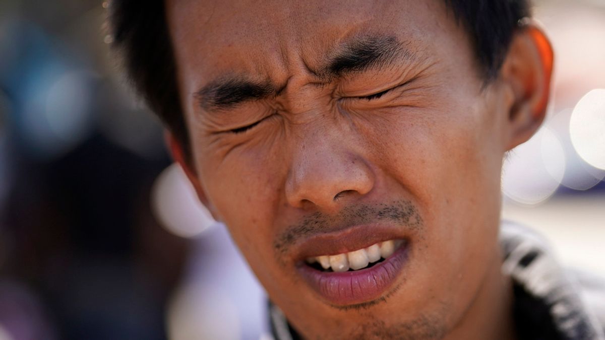 2023年10月18日,美國聖地亞哥被邊境巡邏人員帶走的中國移民鄧廣森(音譯),對媒體談論自己從中國穿越美墨邊境的這趟旅程。 由於社交媒體上的資訊擴散,巴拿馬達連叢林的偷渡美國路線變得日益熱門。(美聯社) 2023年10月18日,美國聖地亞哥被邊境巡邏人員帶走的中國移民鄧廣森(音譯),對媒體談論自己從中國穿越美墨邊境的這趟旅程。 由於社交媒體上的資訊擴散,巴拿馬達連叢林的偷渡美國路線變得日益熱門。(美聯社)