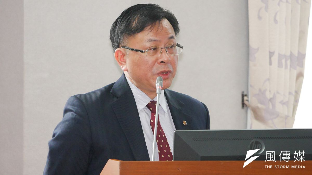 通傳會主委陳耀祥1日赴立法院司法法制及交通委員會聯席會議備質詢,並在會前接受媒體聯訪時表示,有關主委人事案爭議,自己也是看媒體報導才知。(蔡親傑攝) 通傳會主委陳耀祥1日赴立法院司法法制及交通委員會聯席會議備質詢,並在會前接受媒體聯訪時表示,有關主委人事案爭議,自己也是看媒體報導才知。(蔡親傑攝)