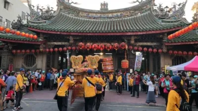 2018彰化縣媽祖聯合遶境祈福活動,彰化縣環保局建議各宮廟用電子鞭炮迎接媽祖,不僅表達敬意,更可減少空污及廢棄炮屑。(圖/彰化縣政府提供)